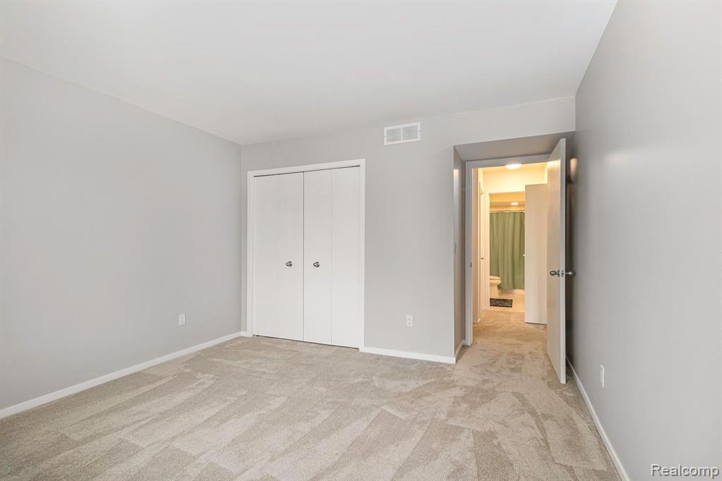 30414 Orchard Lake Road, Unit 25 Farmington Hills, MI 48334 - Photo 19 of 25