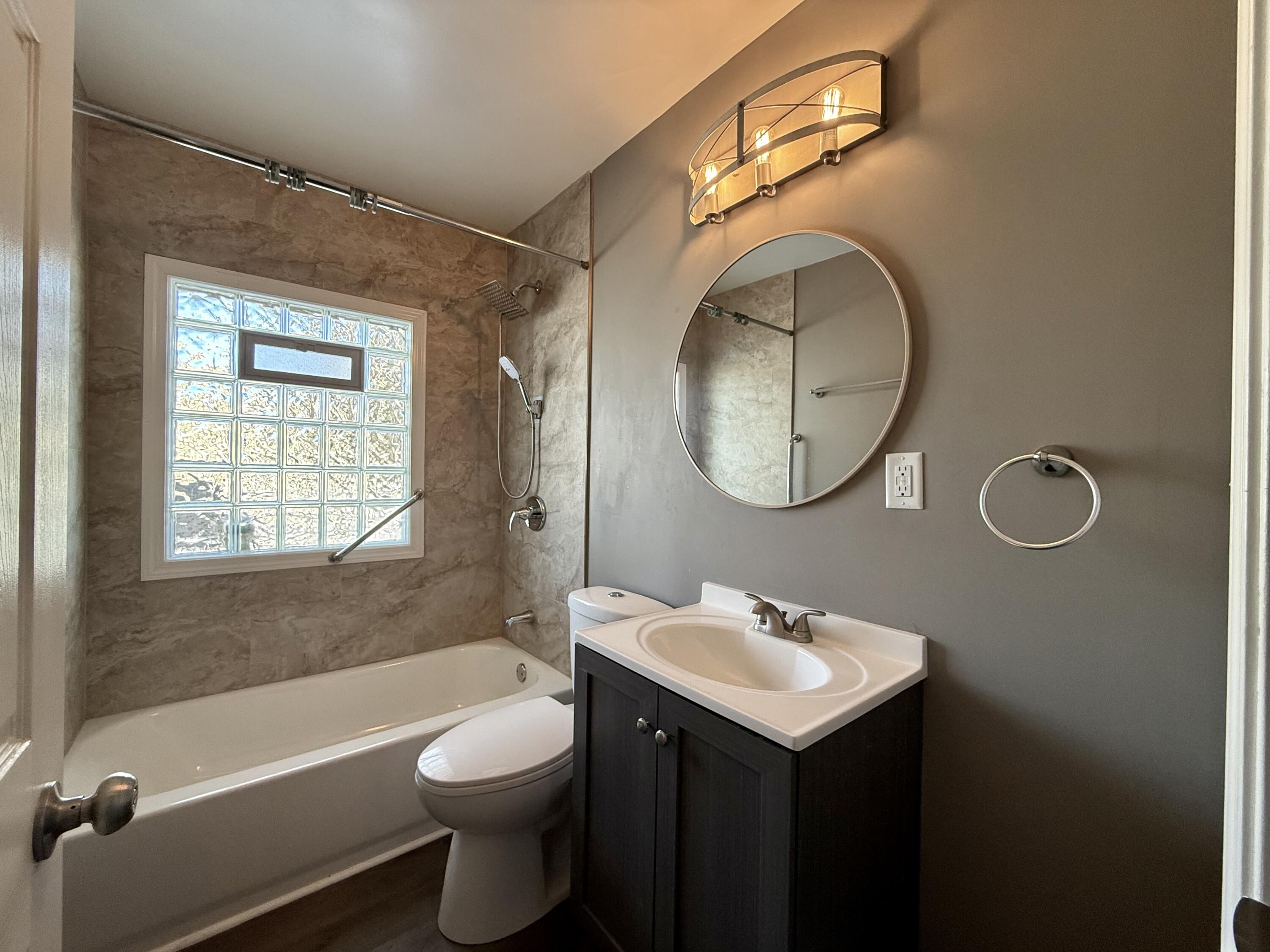 4889 North 24th Street Milwaukee, WI 53209 - Photo 11 of 23 IMG_1556