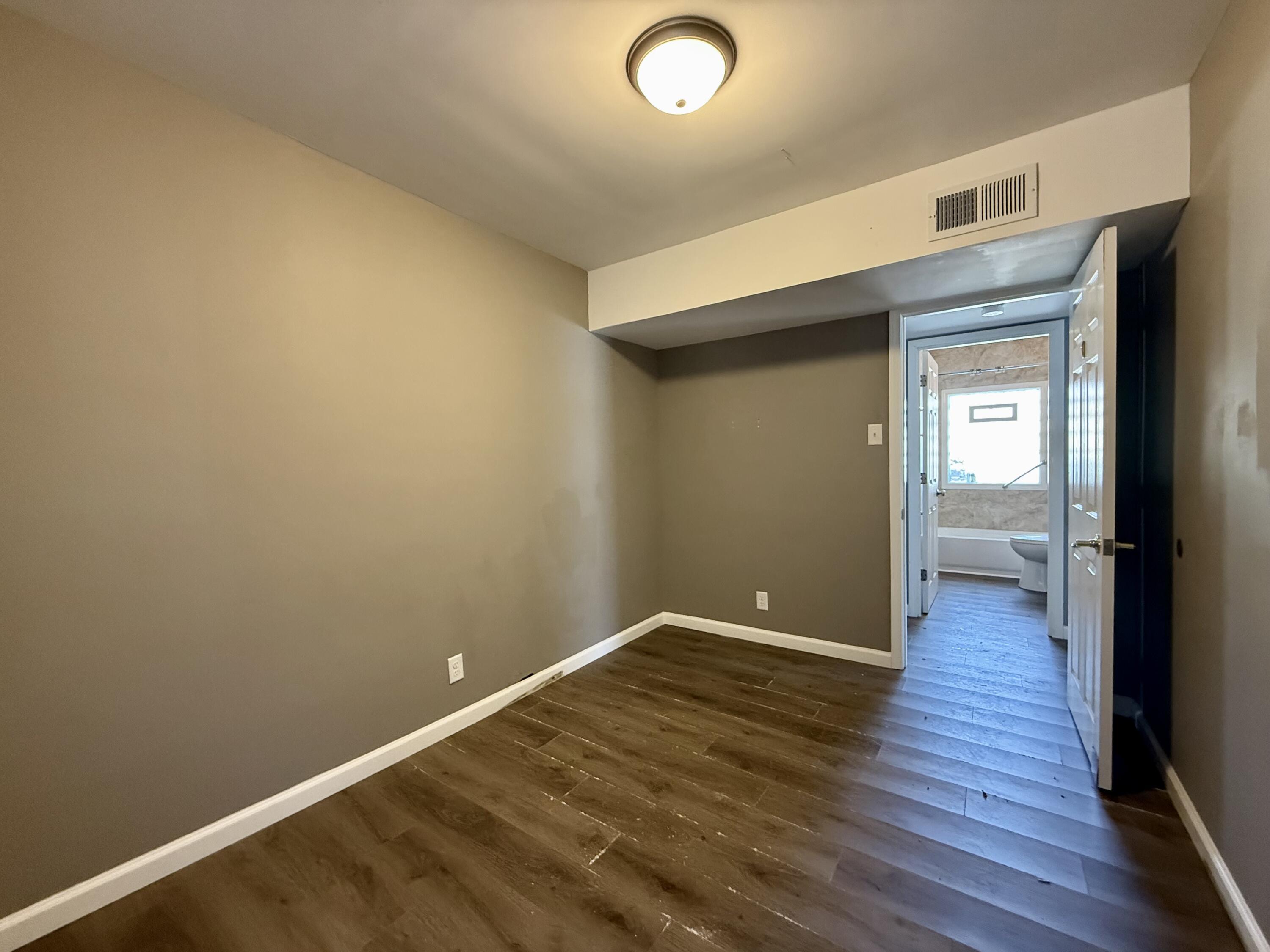 4889 North 24th Street Milwaukee, WI 53209 - Photo 13 of 23 IMG_1561