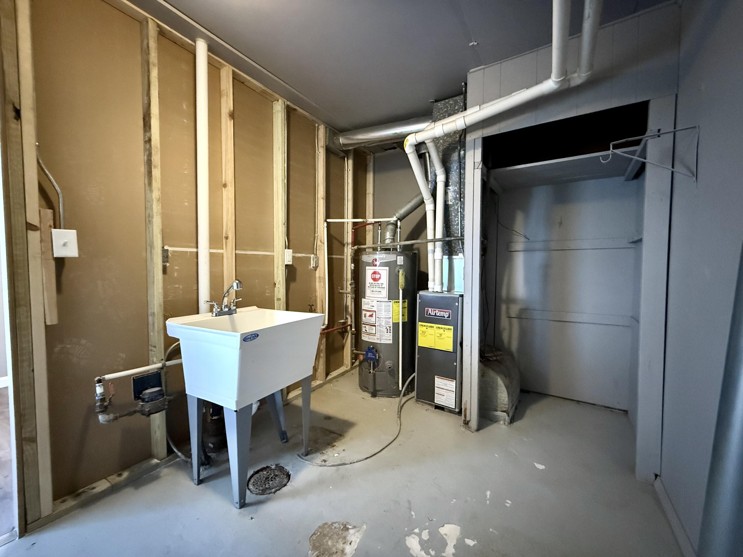 4889 North 24th Street Milwaukee, WI 53209 - Photo 14 of 23 IMG_1568