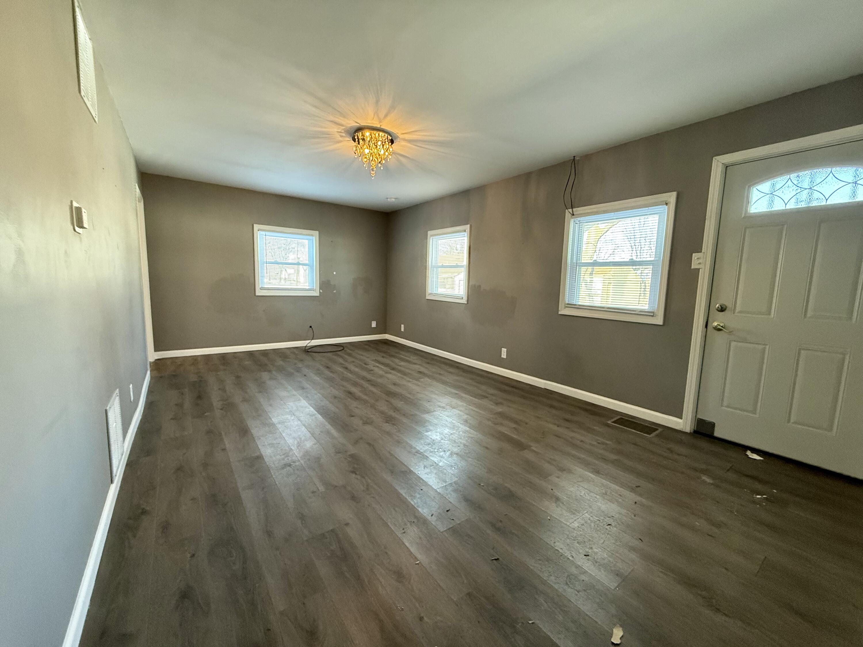 4889 North 24th Street Milwaukee, WI 53209 - Photo 2 of 23 IMG_1563