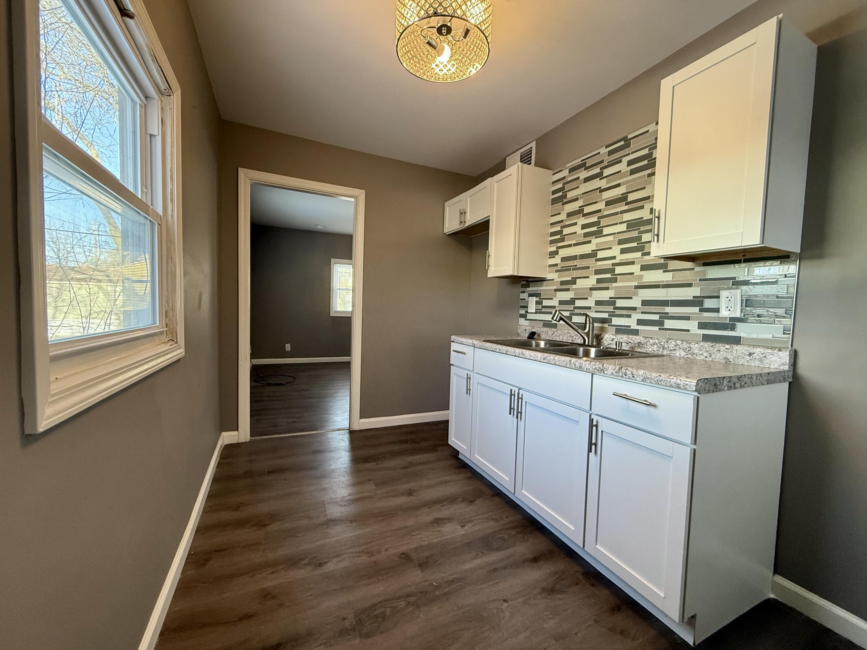 4889 North 24th Street Milwaukee, WI 53209 - Photo 4 of 23 IMG_1566