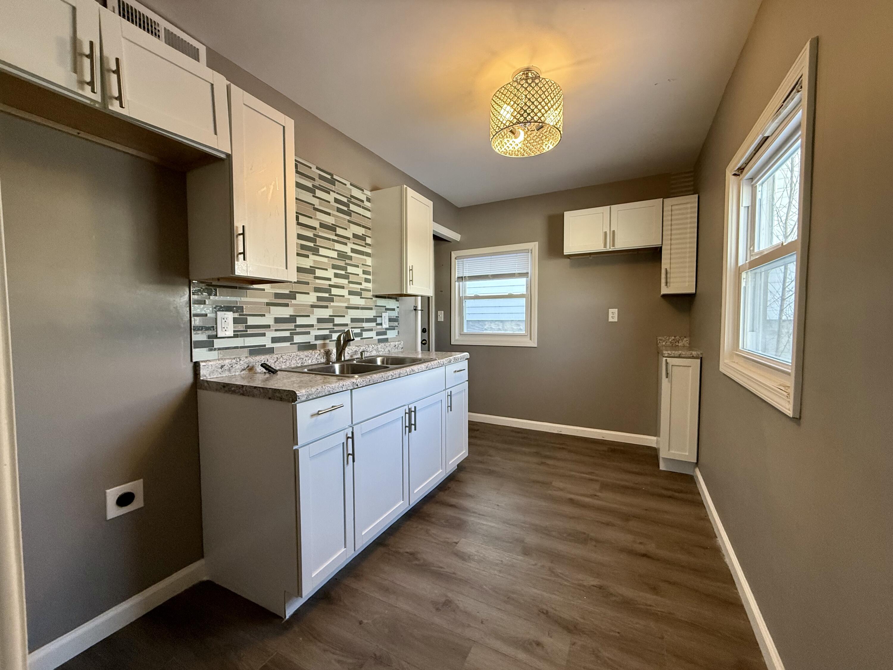 4889 North 24th Street Milwaukee, WI 53209 - Photo 5 of 23 IMG_1565