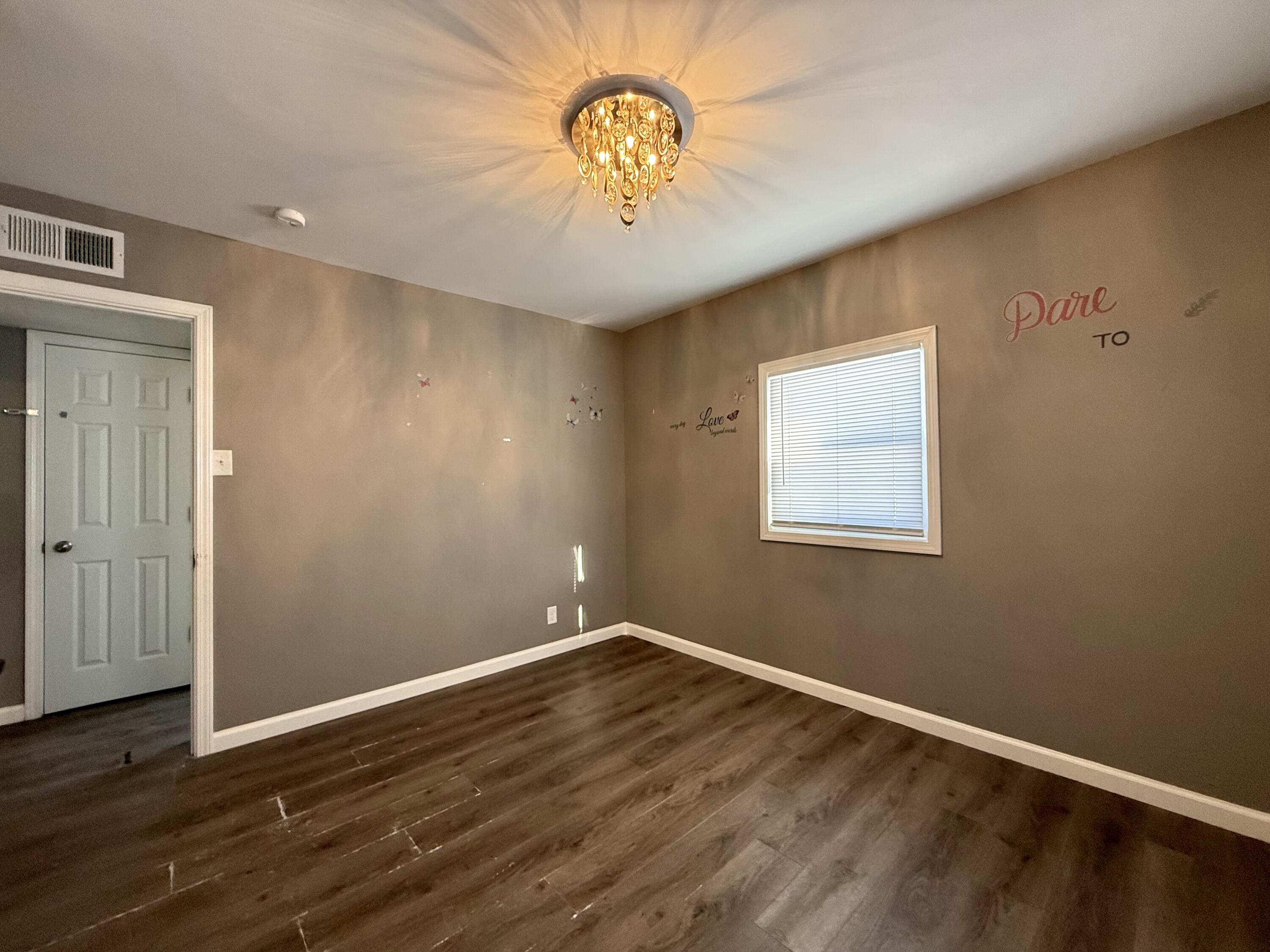 4889 North 24th Street Milwaukee, WI 53209 - Photo 8 of 23 IMG_1558