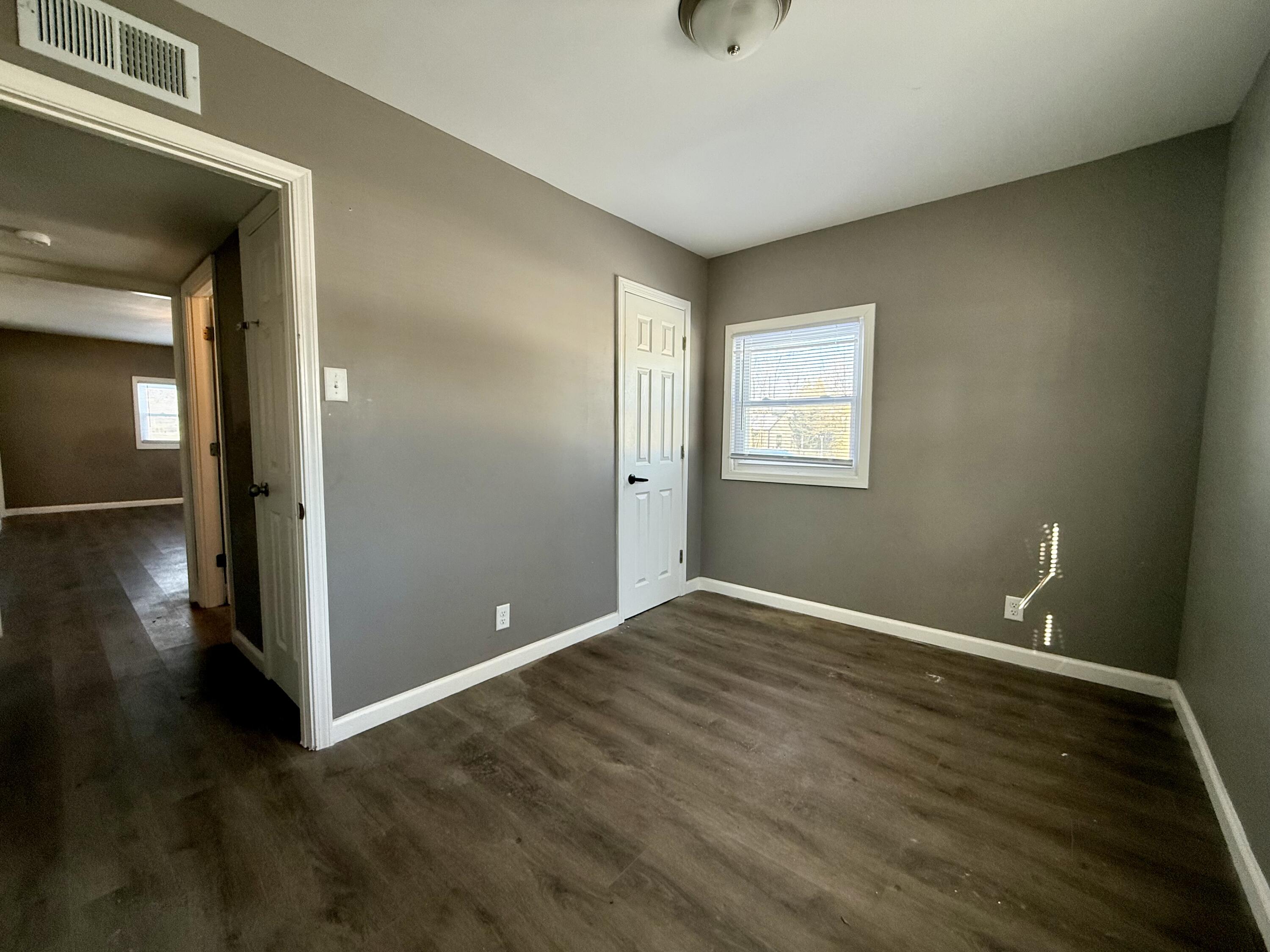 4889 North 24th Street Milwaukee, WI 53209 - Photo 9 of 23 IMG_1555