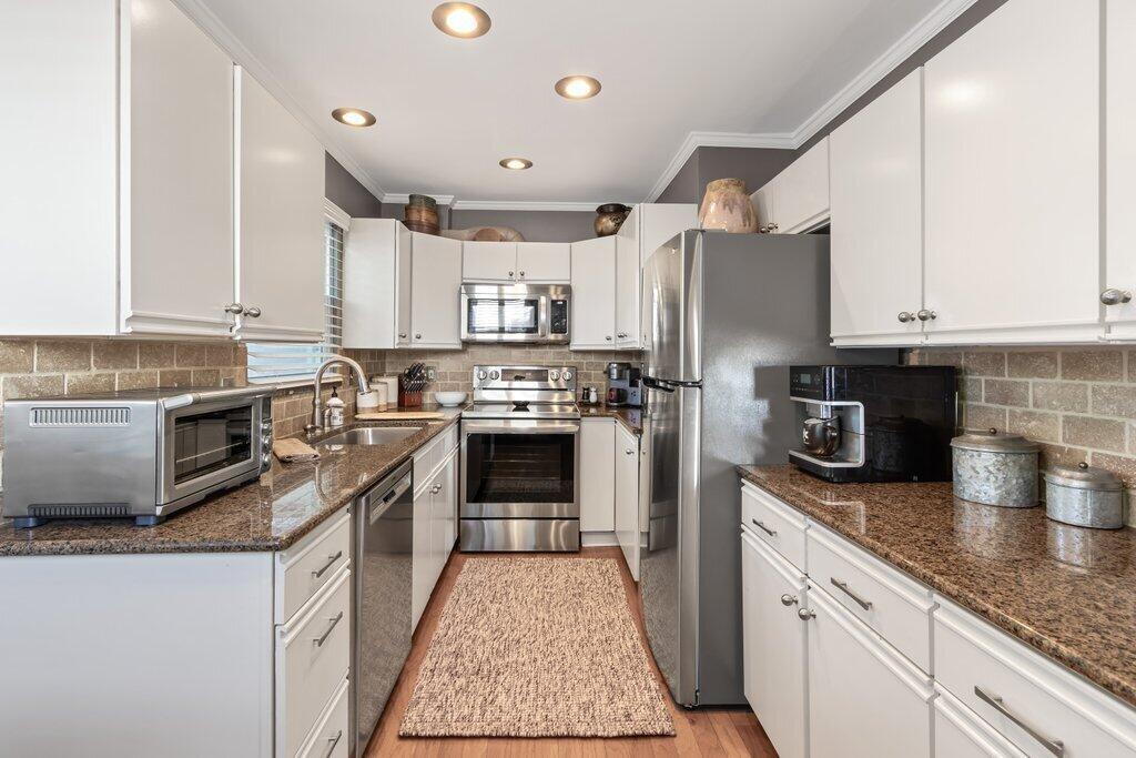 1946 Jervis Road Columbus, OH 43221 - Photo 11 of 35 1946 Jervis Road-13.jpg-SMALL