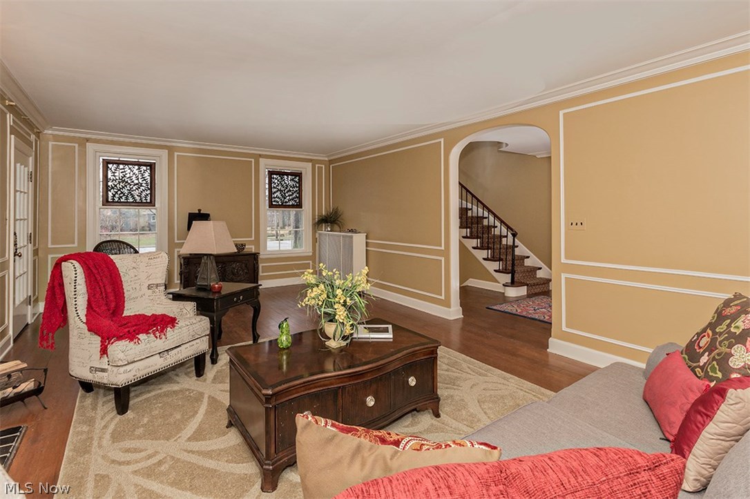 1305 Yellowstone Road Cleveland, OH 44121 - Photo 4 of 31 Gallery Image 4