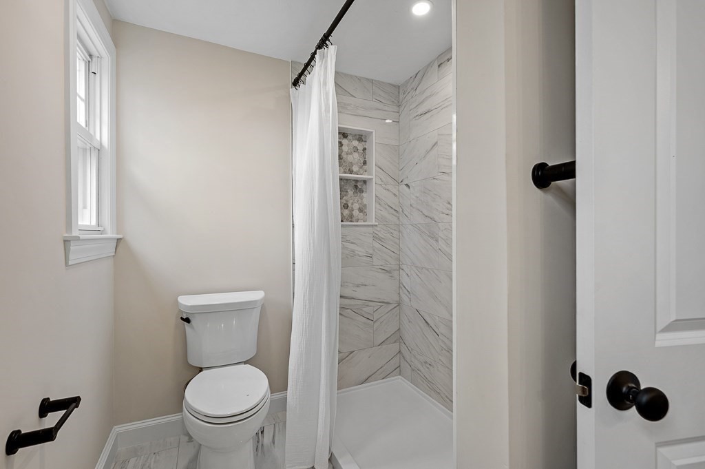 89 William Street Worcester, MA 01609 - Photo 19 of 40