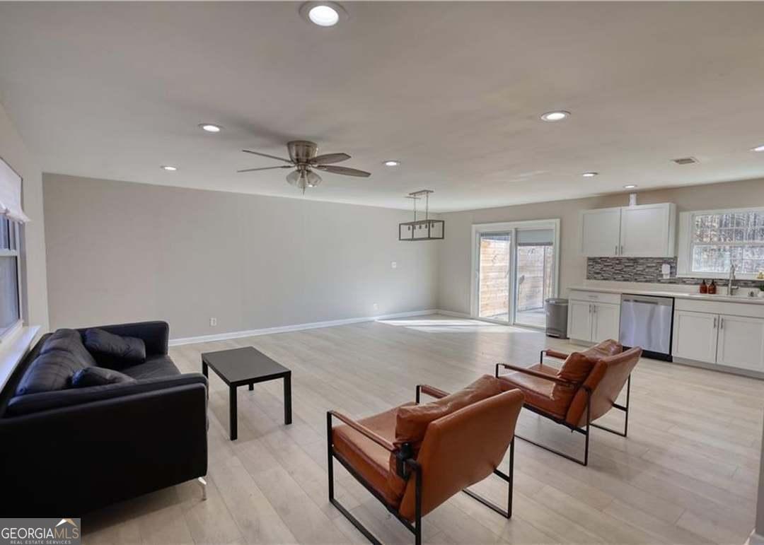 115 Holly Brook Road Southwest Atlanta, GA 30349 - Photo 2 of 16