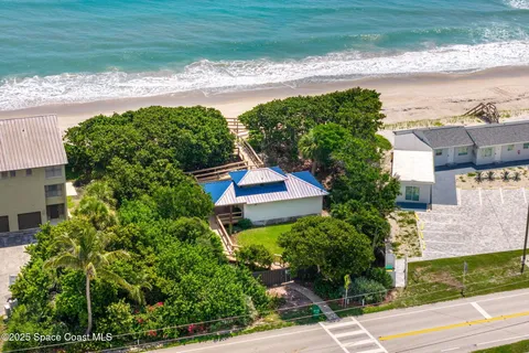 a view of a pathway with a yard