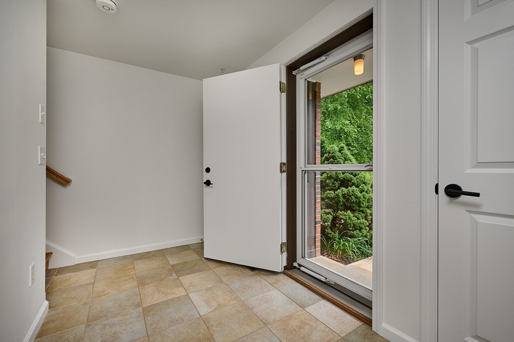 8 Emerson Court, Unit 8 Amherst, MA 01002 - Photo 2 of 42