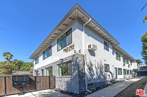 $3,600 | 1964 Vista Del Mar Avenue, Los Angeles, CA 90068