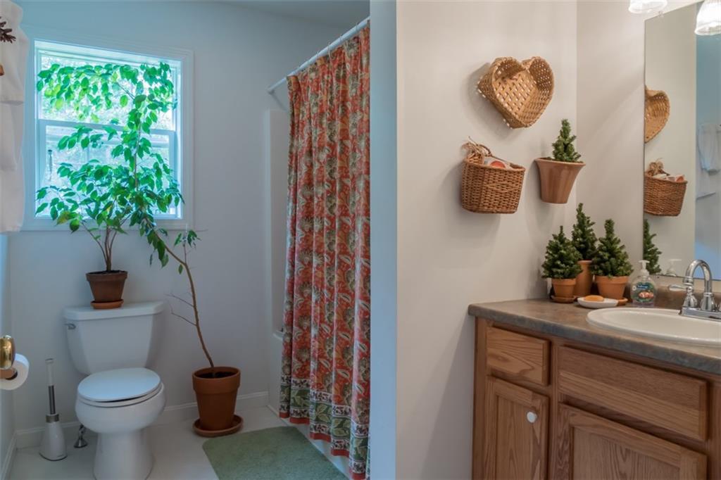 377 Mill Road Edgecomb, ME 04556 - Photo 25 of 35 Upstairs bath.