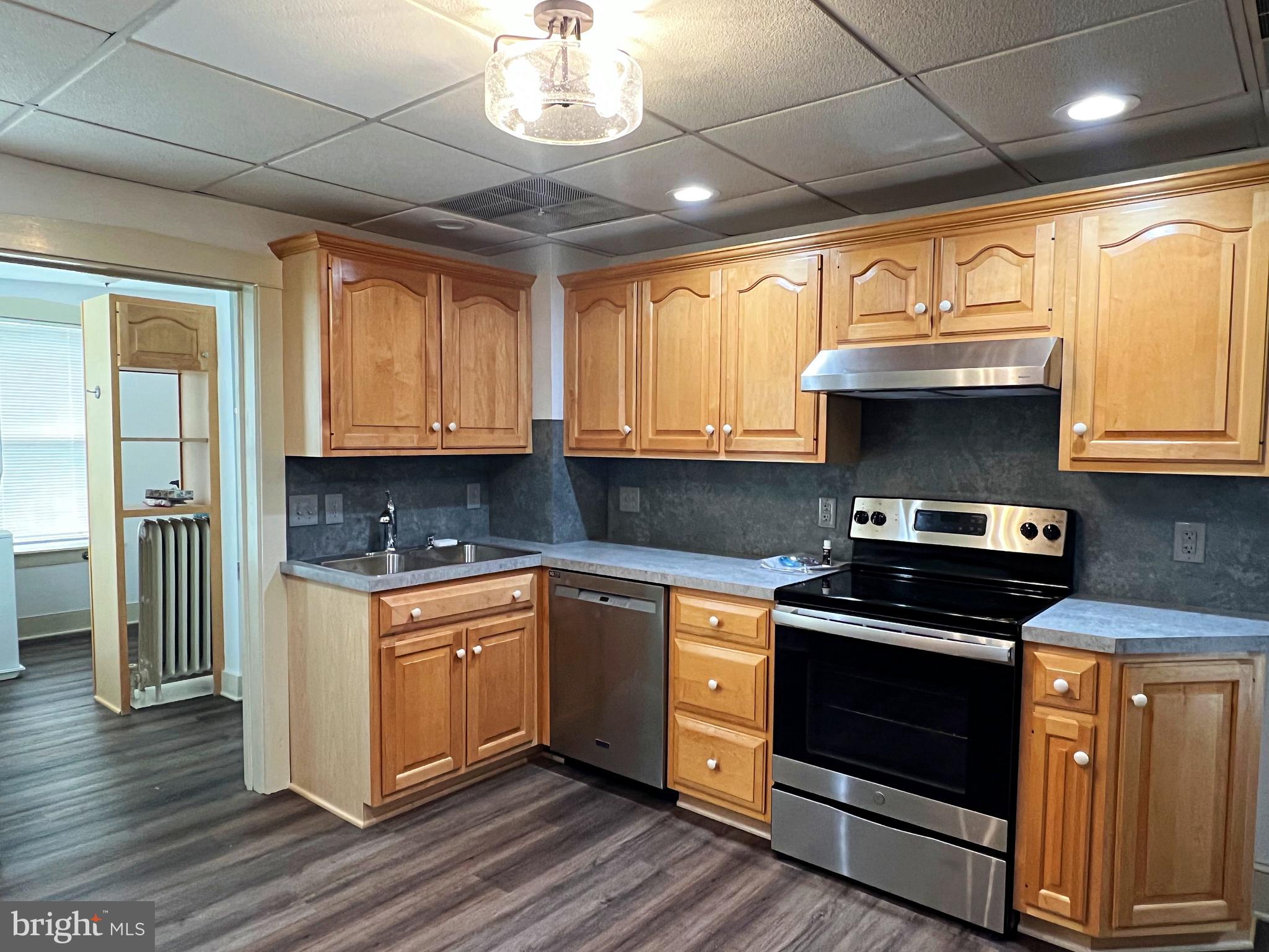 2 North Spruce Street Lititz, PA 17543 - Photo 3 of 12