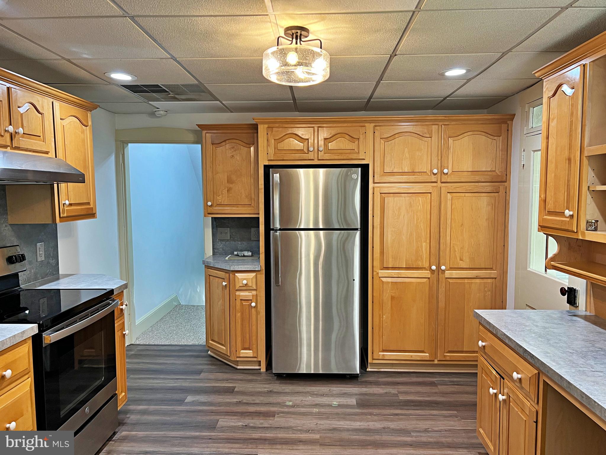 2 North Spruce Street Lititz, PA 17543 - Photo 4 of 12