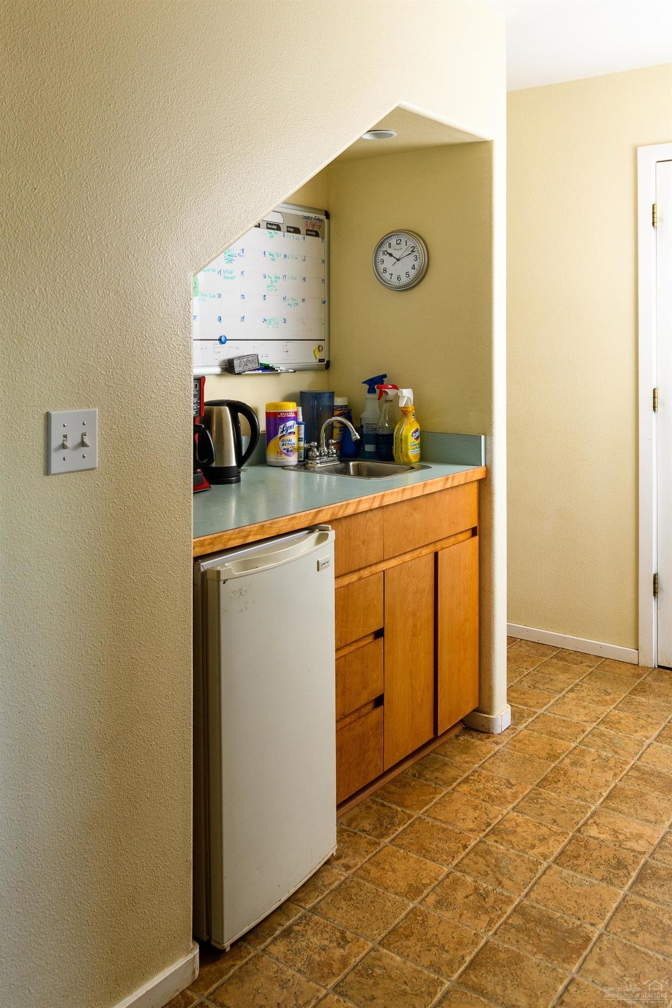 20250 Marsh Road Bend, OR 97703 - Photo 21 of 24 Additional Photo