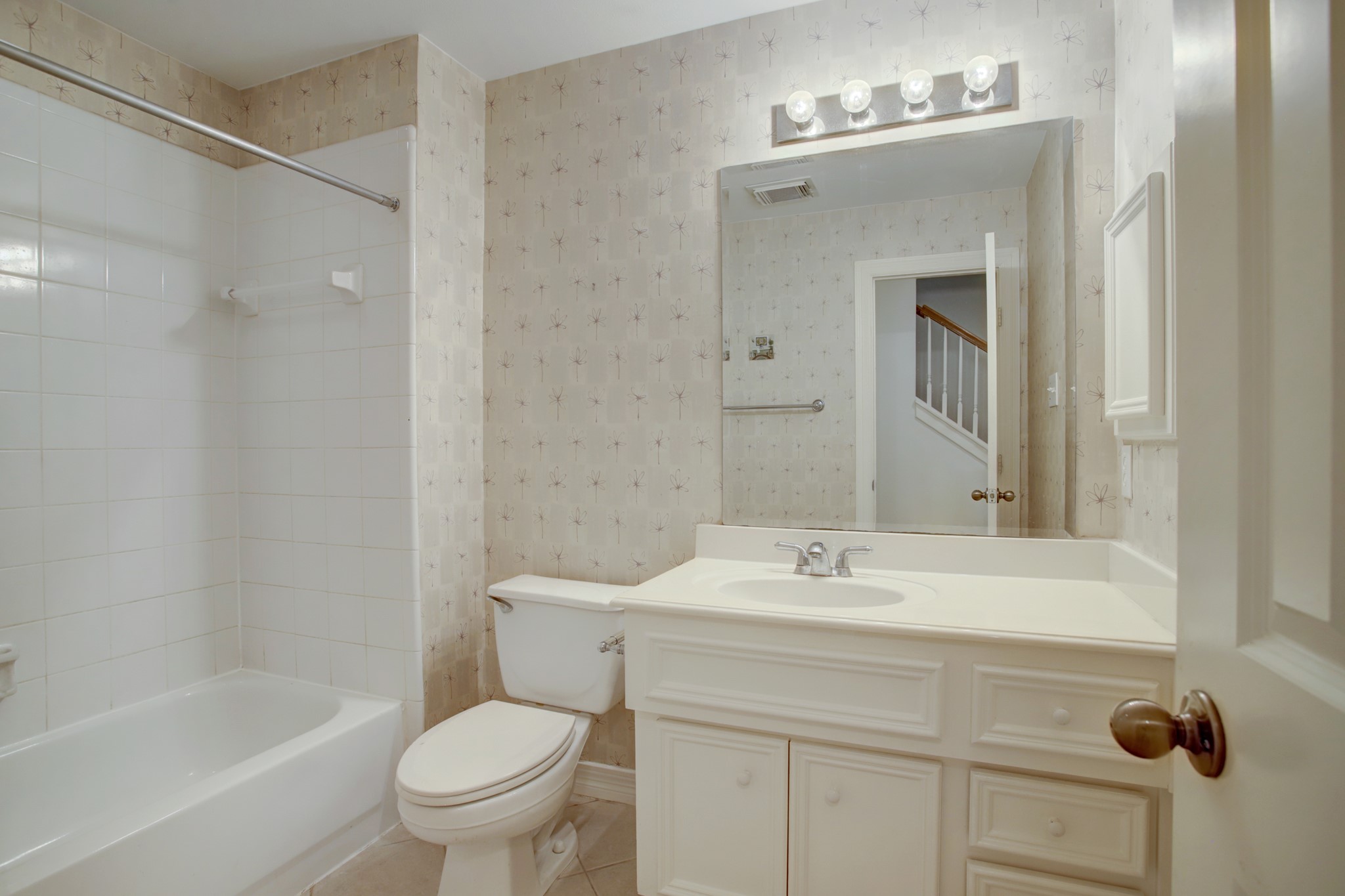 2205 Commonwealth Street Houston, TX 77006 - Photo 20 of 22