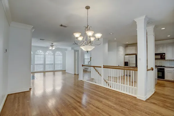 $3,300 | 2205 Commonwealth Street, Houston, TX 77006