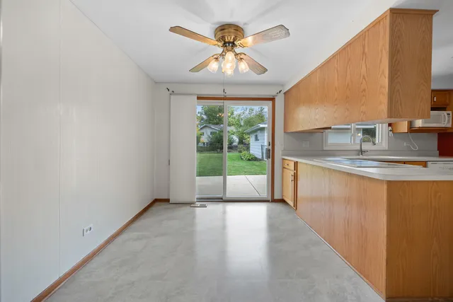 $400,000 | 1614 Kingston Lane, Schaumburg, IL 60193