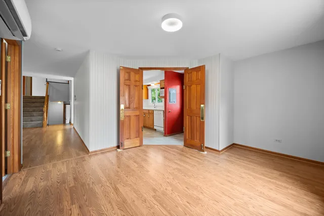 $400,000 | 1614 Kingston Lane, Schaumburg, IL 60193