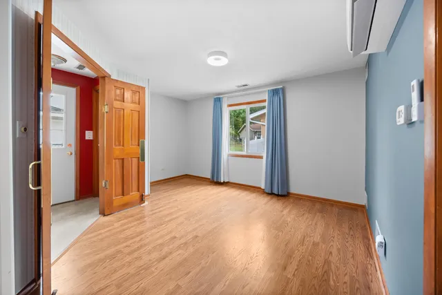 $400,000 | 1614 Kingston Lane, Schaumburg, IL 60193