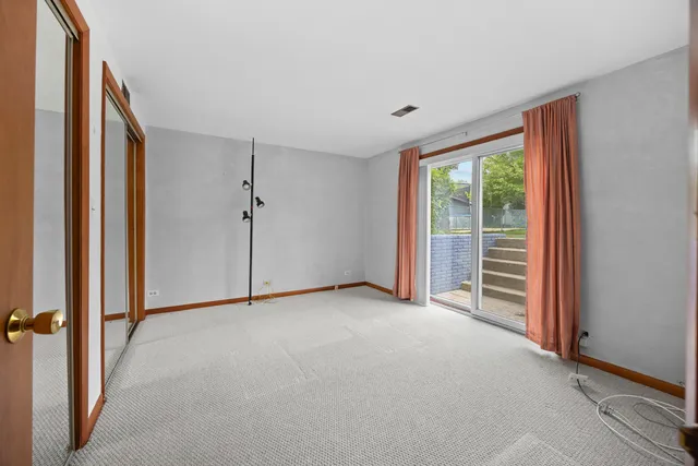 $400,000 | 1614 Kingston Lane, Schaumburg, IL 60193