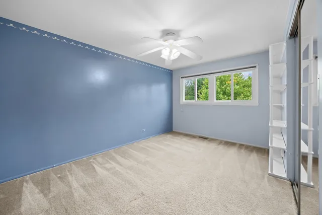 $400,000 | 1614 Kingston Lane, Schaumburg, IL 60193