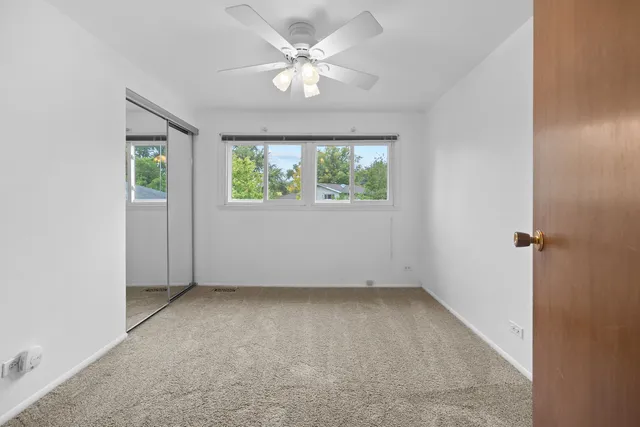 $400,000 | 1614 Kingston Lane, Schaumburg, IL 60193