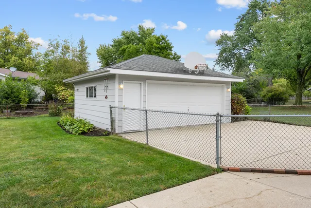 $400,000 | 1614 Kingston Lane, Schaumburg, IL 60193