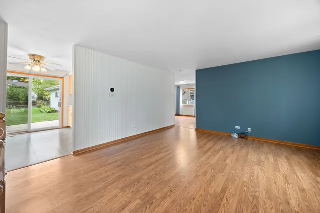 $400,000 | 1614 Kingston Lane, Schaumburg, IL 60193