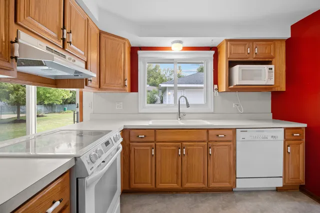 $400,000 | 1614 Kingston Lane, Schaumburg, IL 60193