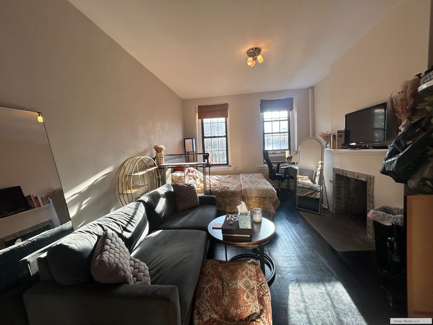 59 West 8th Street, Unit 4D Manhattan, NY 10011 - Photo 10 of 16 Photo 10