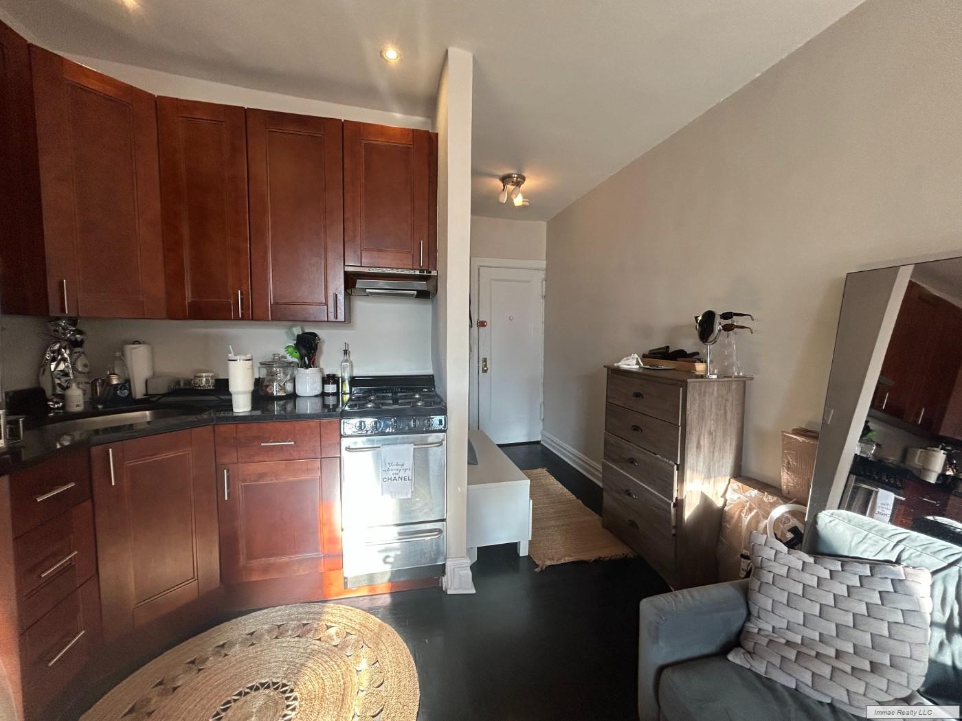 59 West 8th Street, Unit 4D Manhattan, NY 10011 - Photo 11 of 16 Photo 11