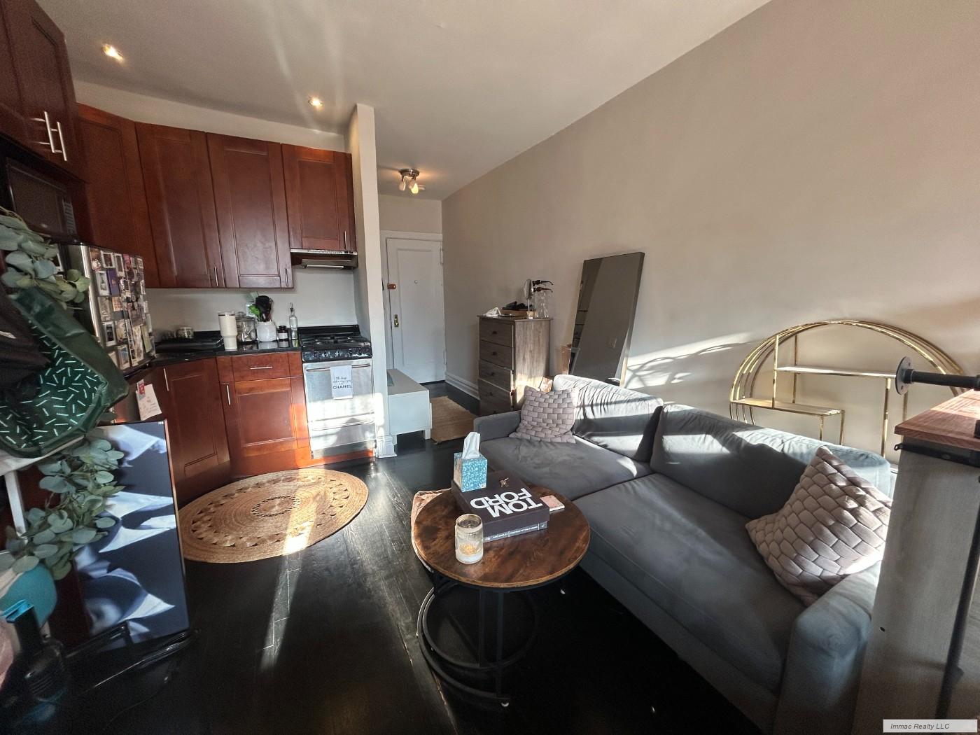 59 West 8th Street, Unit 4D Manhattan, NY 10011 - Photo 6 of 16 Photo 6