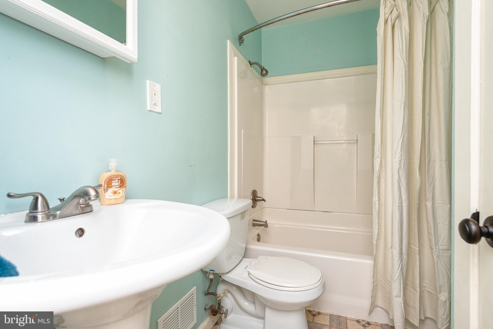 2 Spring Knoll Drive Pasadena, MD 21122 - Photo 31 of 51 Full Bath