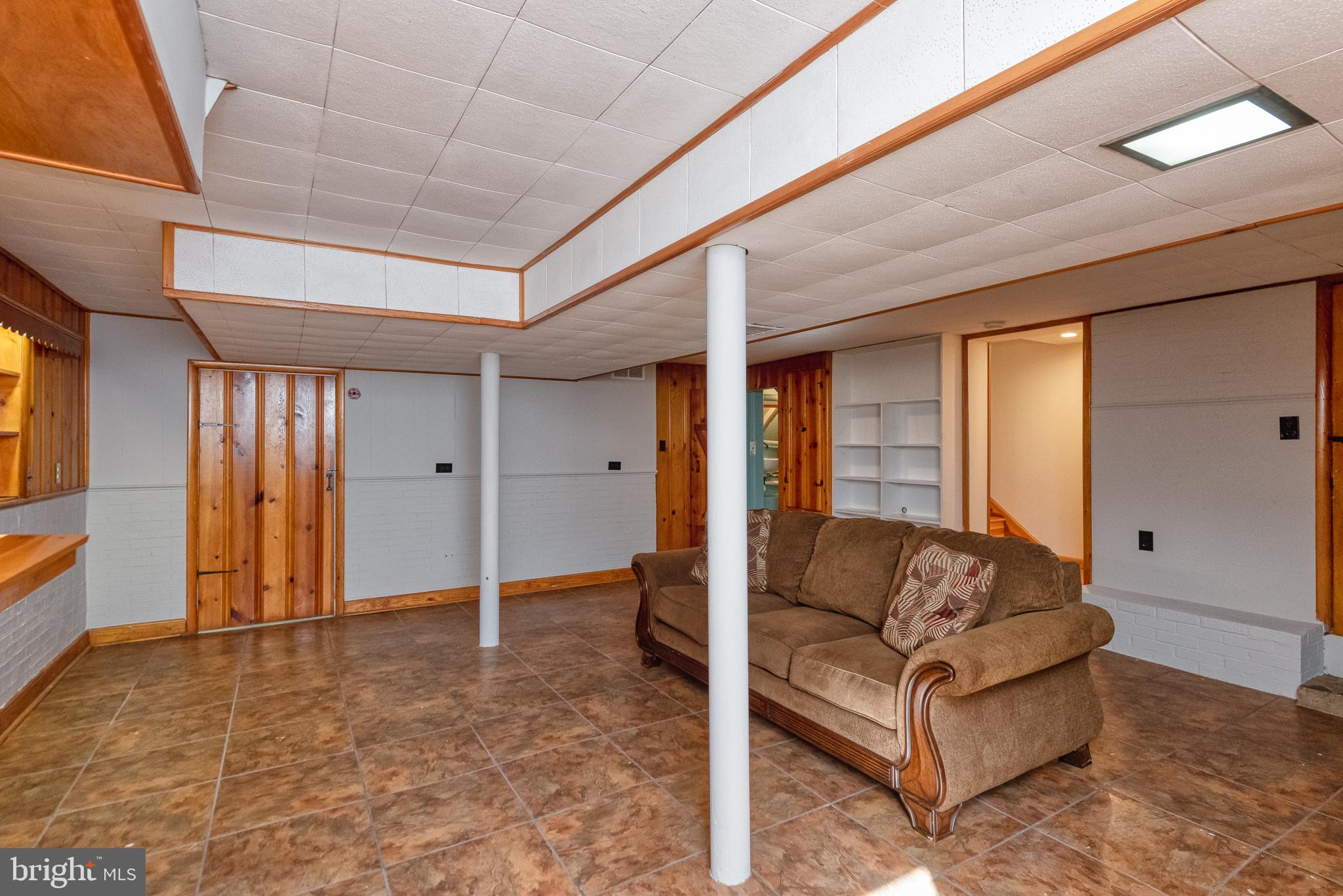 2 Spring Knoll Drive Pasadena, MD 21122 - Photo 37 of 51 Family Room