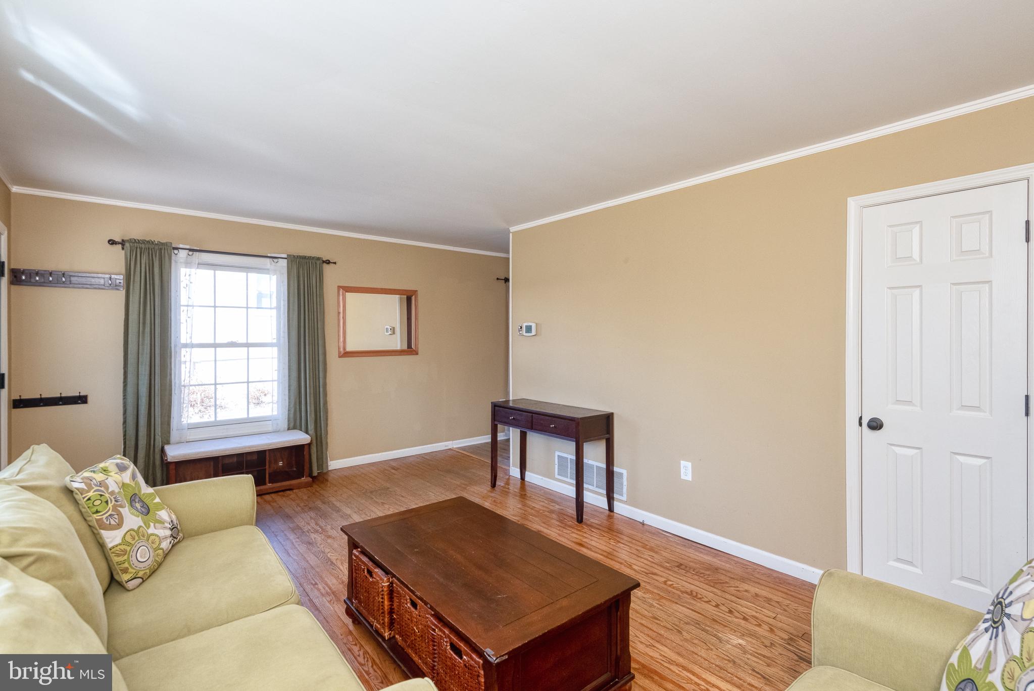 2 Spring Knoll Drive Pasadena, MD 21122 - Photo 9 of 51 Living Room
