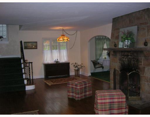 1321 Washington Road Mt. Lebanon, PA 15228 - Photo 2 of 8 Living Room.