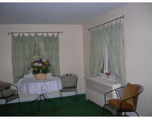 1321 Washington Road Mt. Lebanon, PA 15228 - Photo 5 of 8 Den/Family/Great Room.