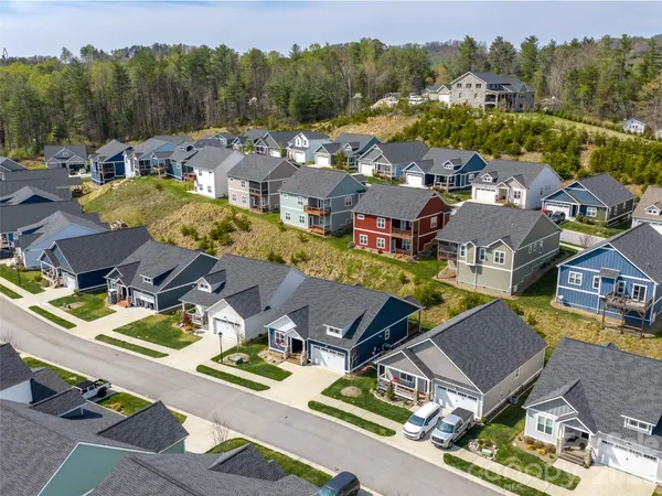 $395,000 | 237 Leyland Circle, Hendersonville, NC 28792