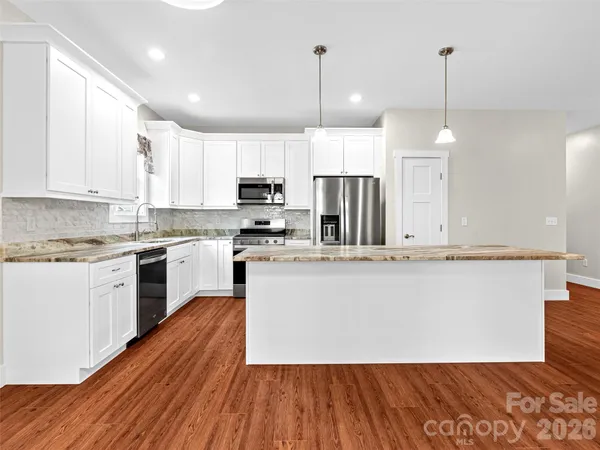 $395,000 | 237 Leyland Circle, Hendersonville, NC 28792