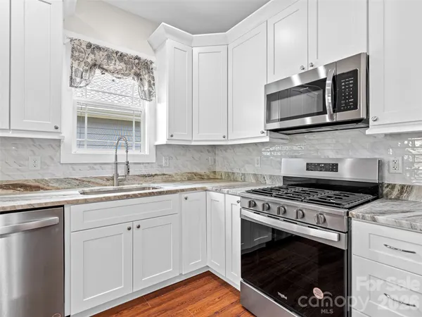 $395,000 | 237 Leyland Circle, Hendersonville, NC 28792