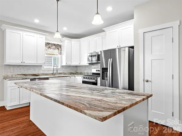 $395,000 | 237 Leyland Circle, Hendersonville, NC 28792