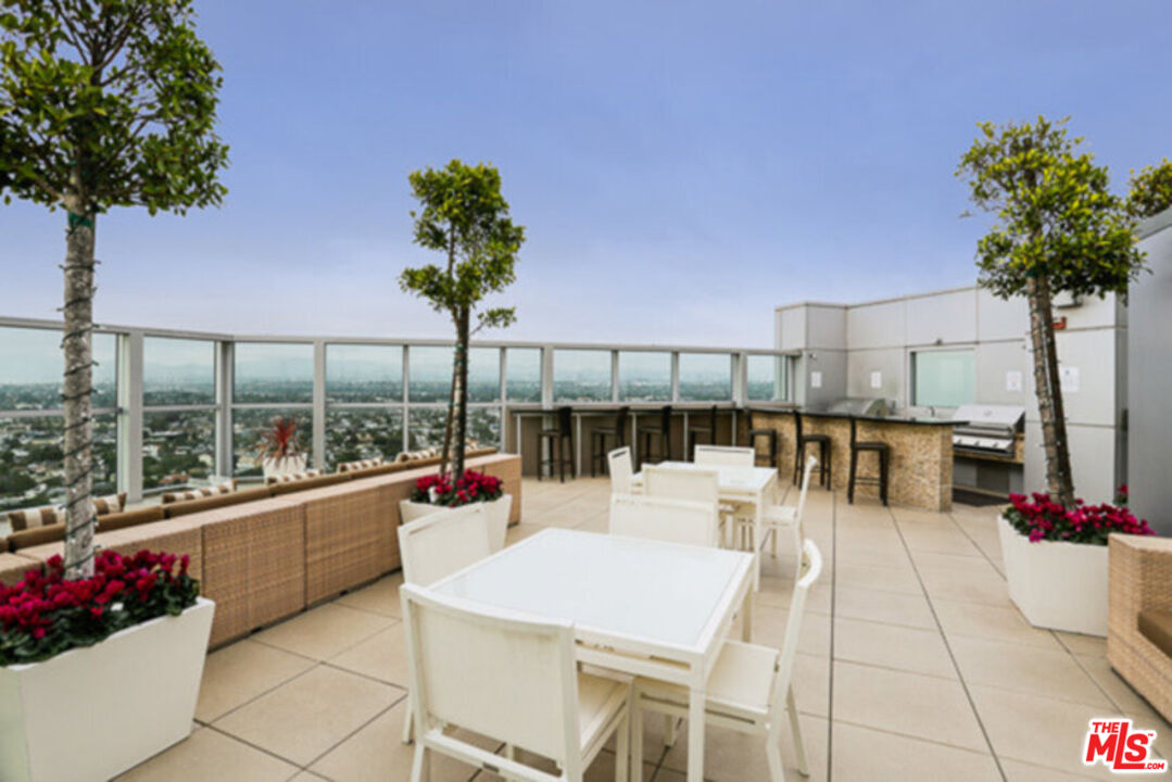 13700 Marina Pointe Drive, Unit 618 Marina del Rey, CA 90292 - Photo 17 of 22