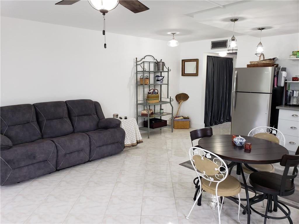 384 Markham R, Unit 384 Deerfield Beach, FL 33442 - Photo 6 of 20 Photo 6
