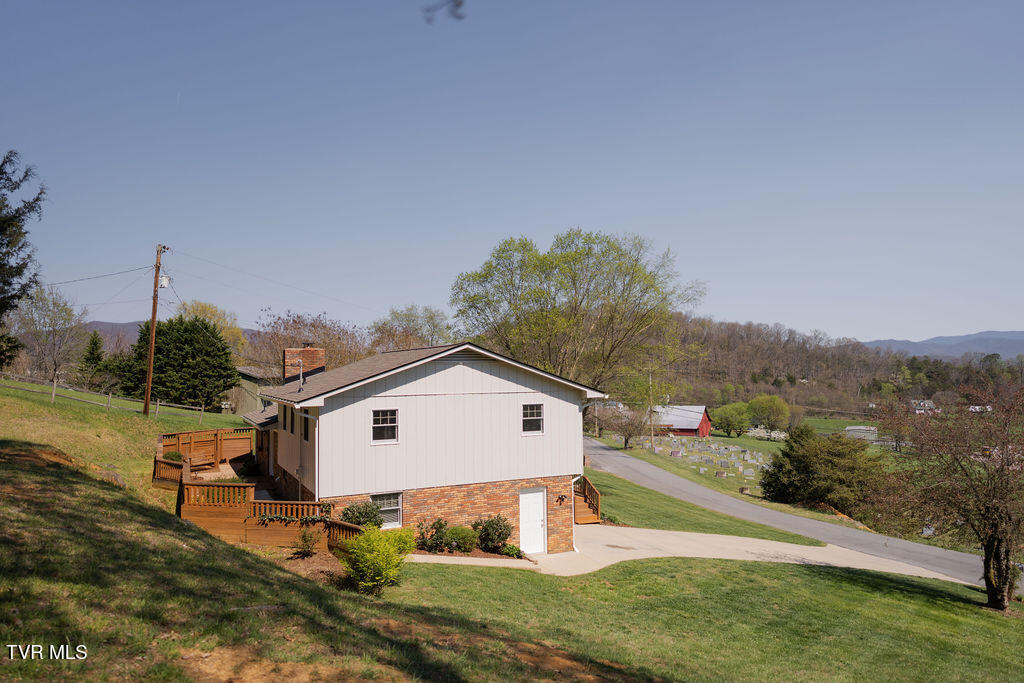 424 Old Watauga Road Watauga, TN 37694 - Photo 9 of 50 .
