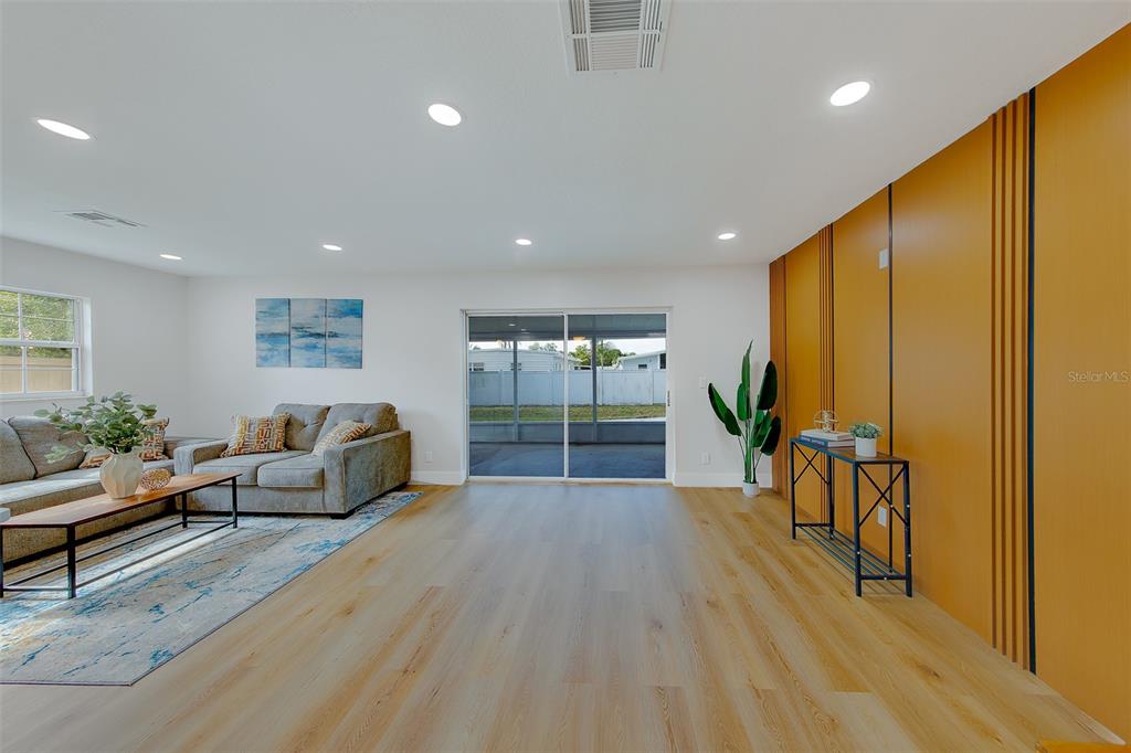 3426 7th Avenue Southeast Largo, FL 33771 - Photo 12 of 52