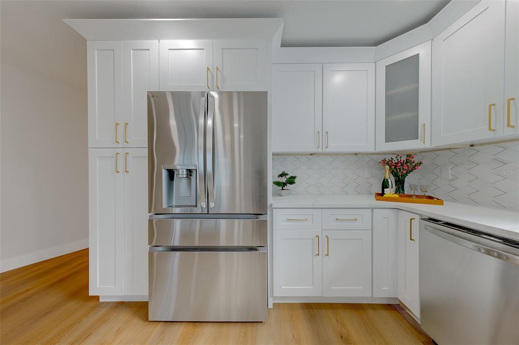 3426 7th Avenue Southeast Largo, FL 33771 - Photo 5 of 52