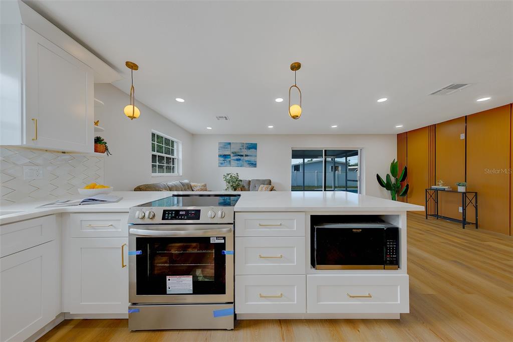 3426 7th Avenue Southeast Largo, FL 33771 - Photo 7 of 52