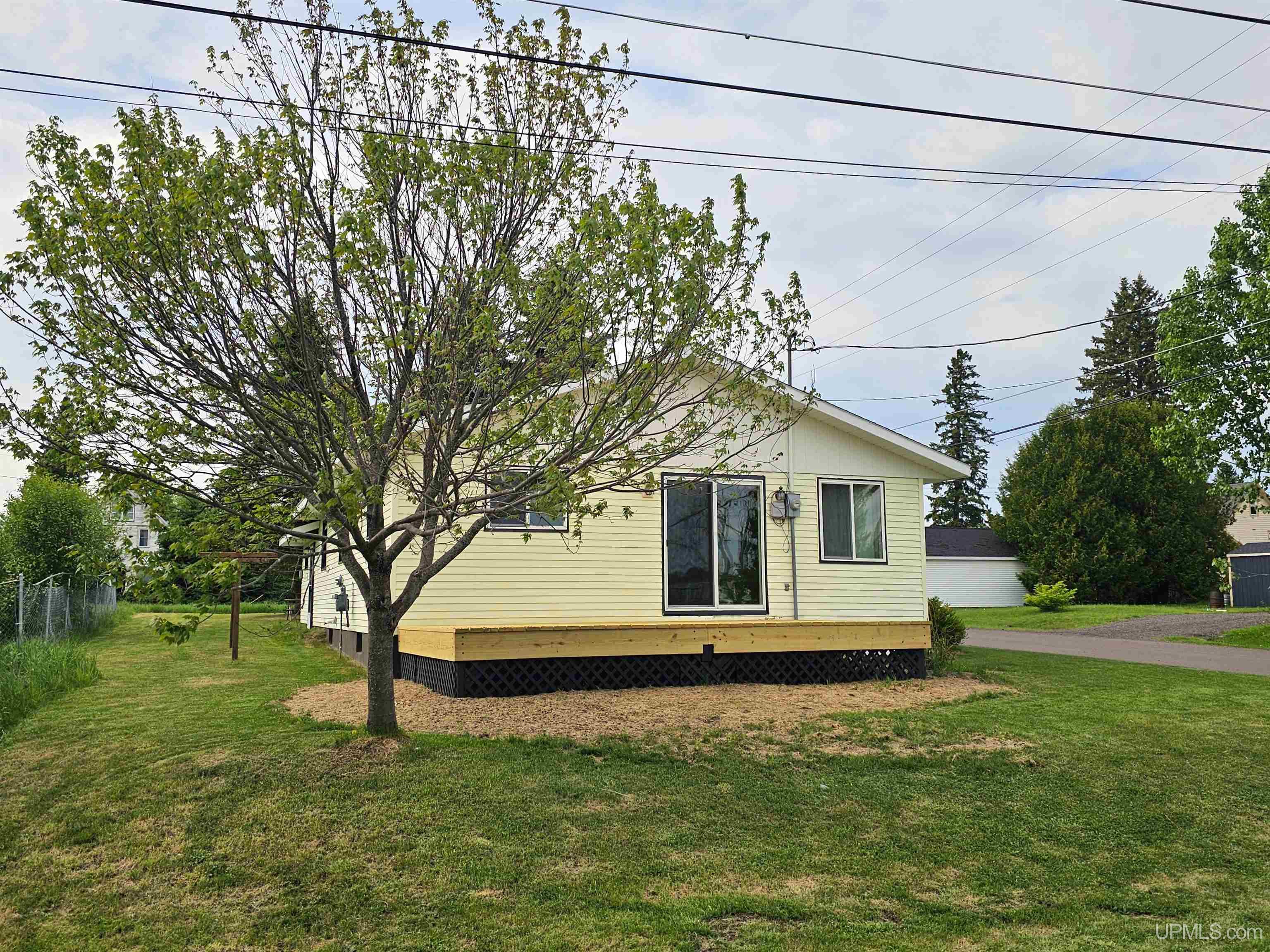 55823 Hancock Street Calumet, MI 49913 - Photo 2 of 16